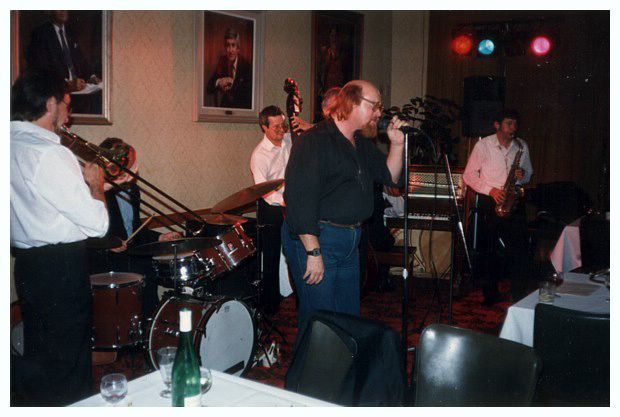 101501musosopenhouseconcert.jpg (large)